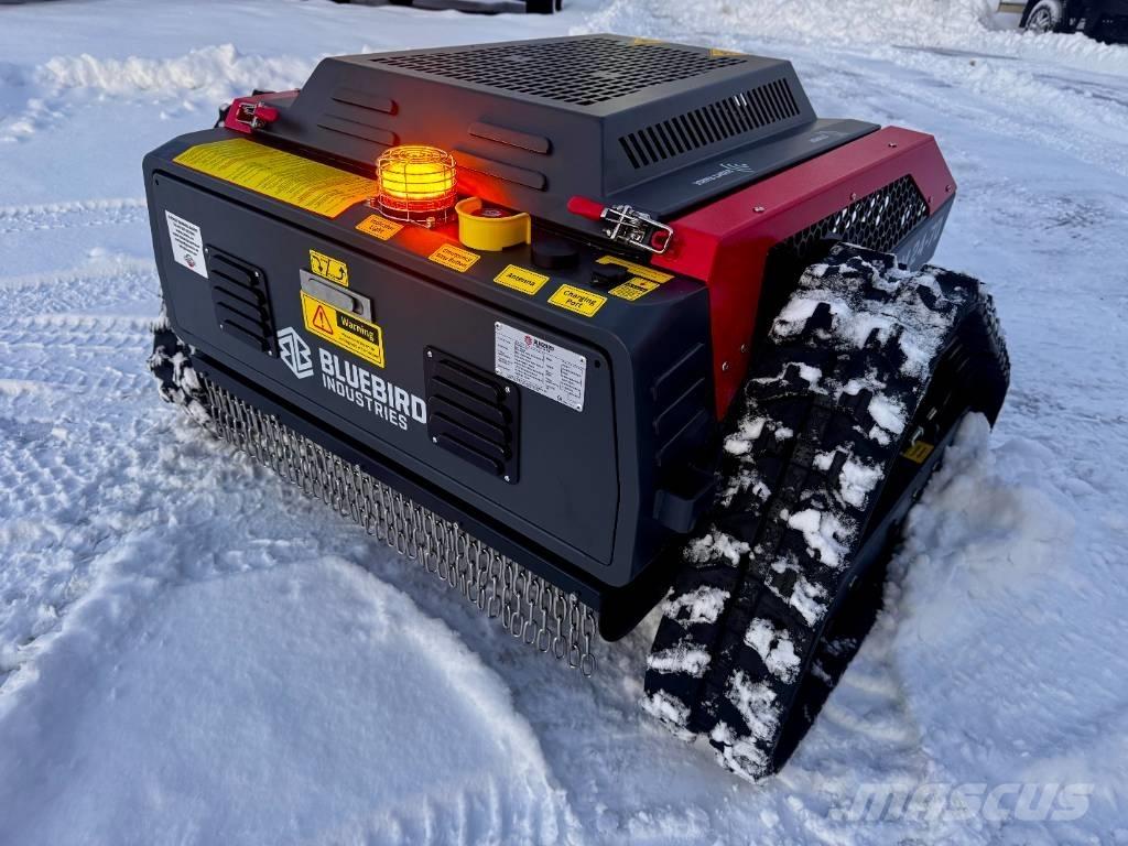 Blue Bird FM 24-70 جز العشب خلف الكهف