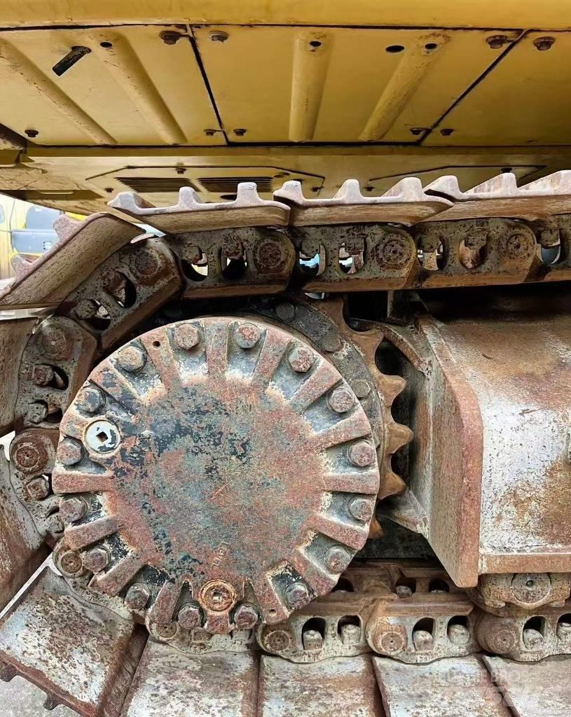 CAT 320 C حفارات زحافة