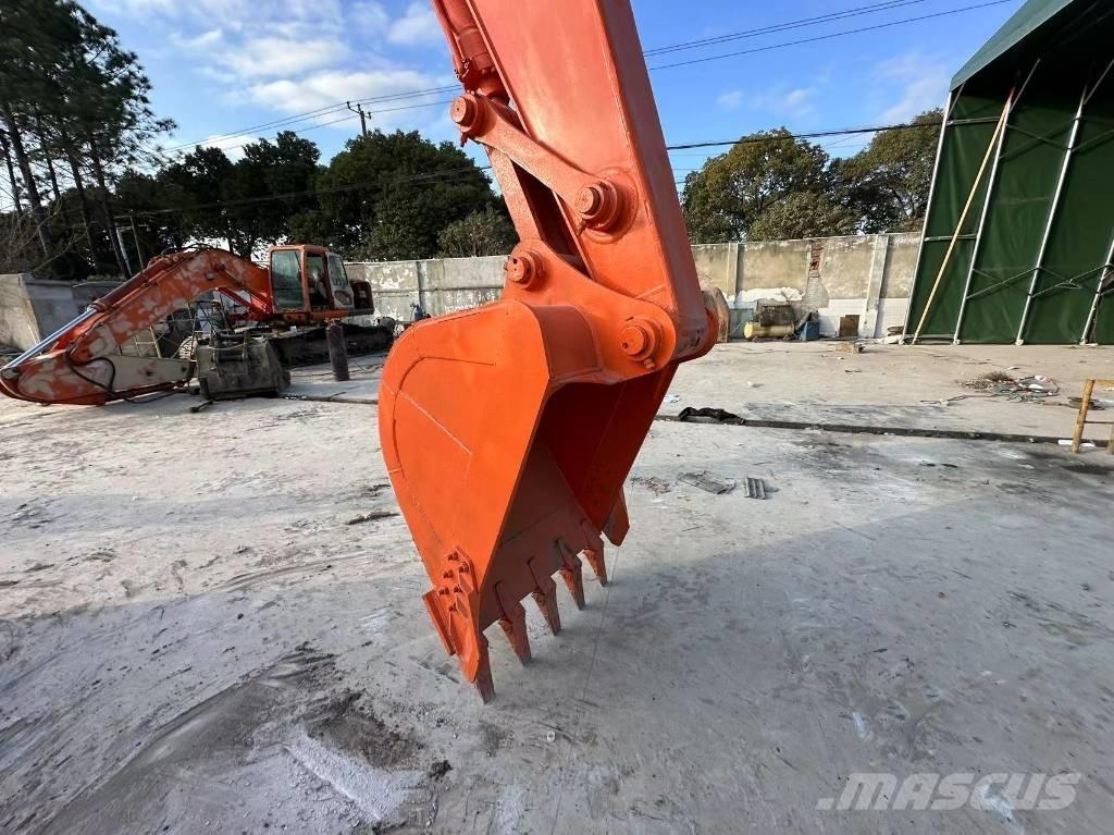 Hitachi ZX 200 حفارات صغيرة أقل من 7 طن (حفارات صغيرة)