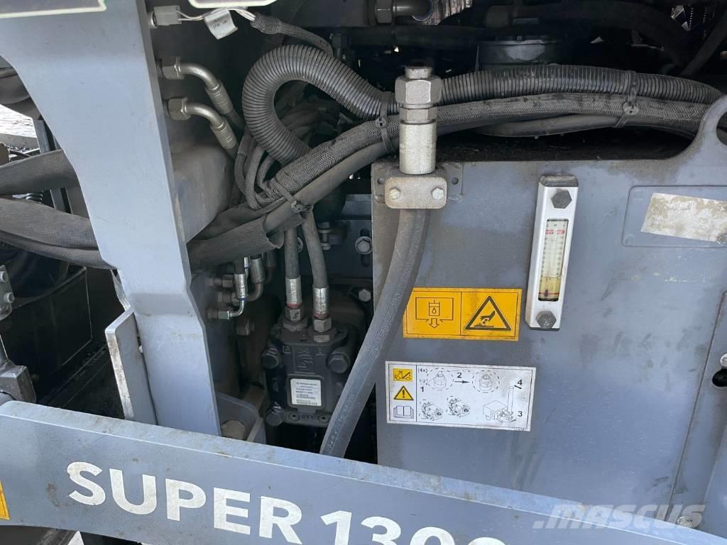 Vögele SUPER 1300-3I معدات السفلتة