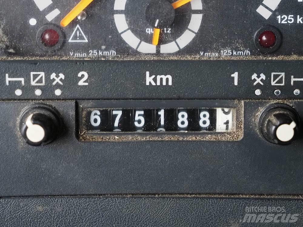 Scania 94 D 260 شاحنات ذات هيكل صندوقي
