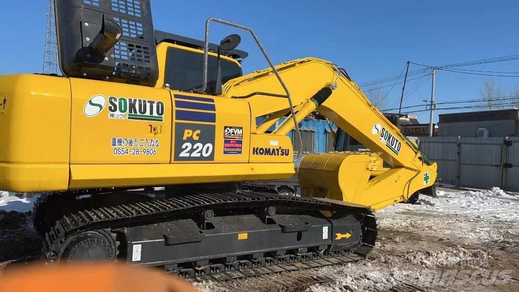 Komatsu PC 220-8 حفارات زحافة