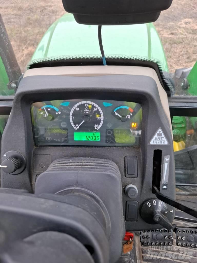 John Deere 5075 E الجرارات