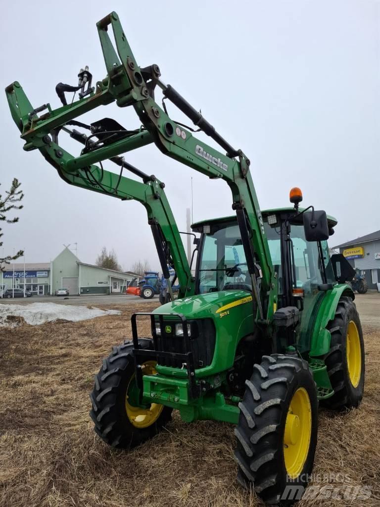 John Deere 5075 E الجرارات