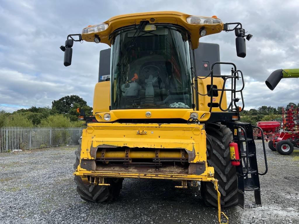 New Holland CX 8070 حصادات