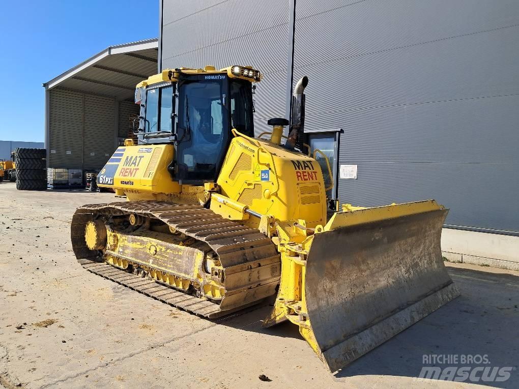 Komatsu D61PXI-24E0 بلدوزرات مجنزرة