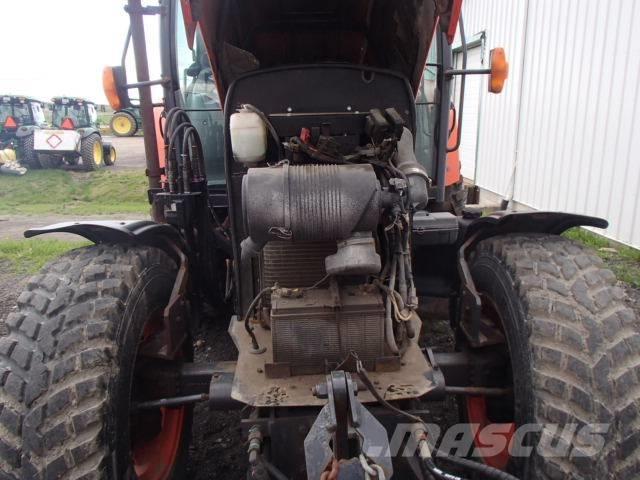 Kubota M 110 GX الجرارات