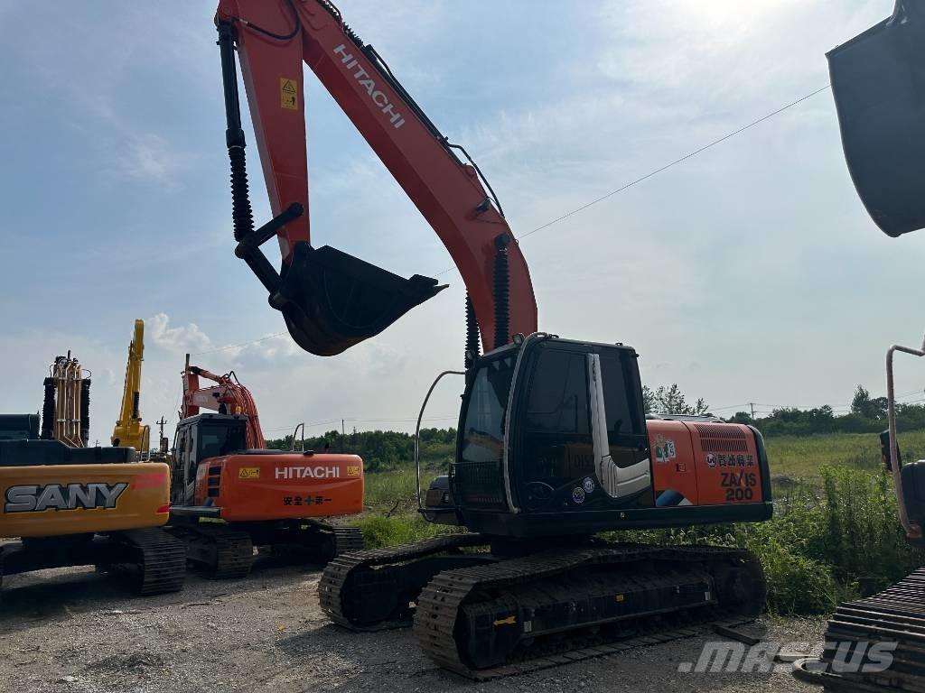 Hitachi ZX200 حفارات زحافة