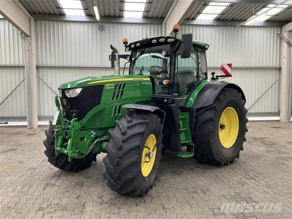 John Deere 6215R الجرارات