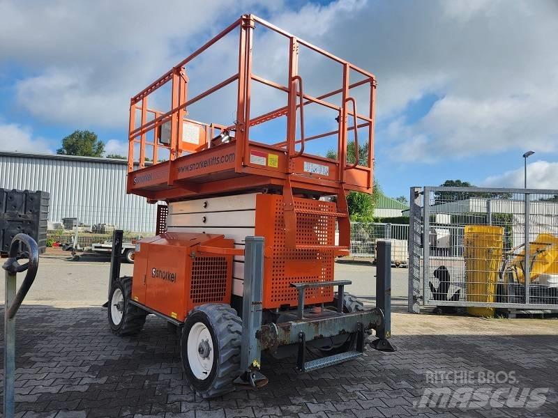 Snorkel S3970 BE RT رافعات مقصية الشكل
