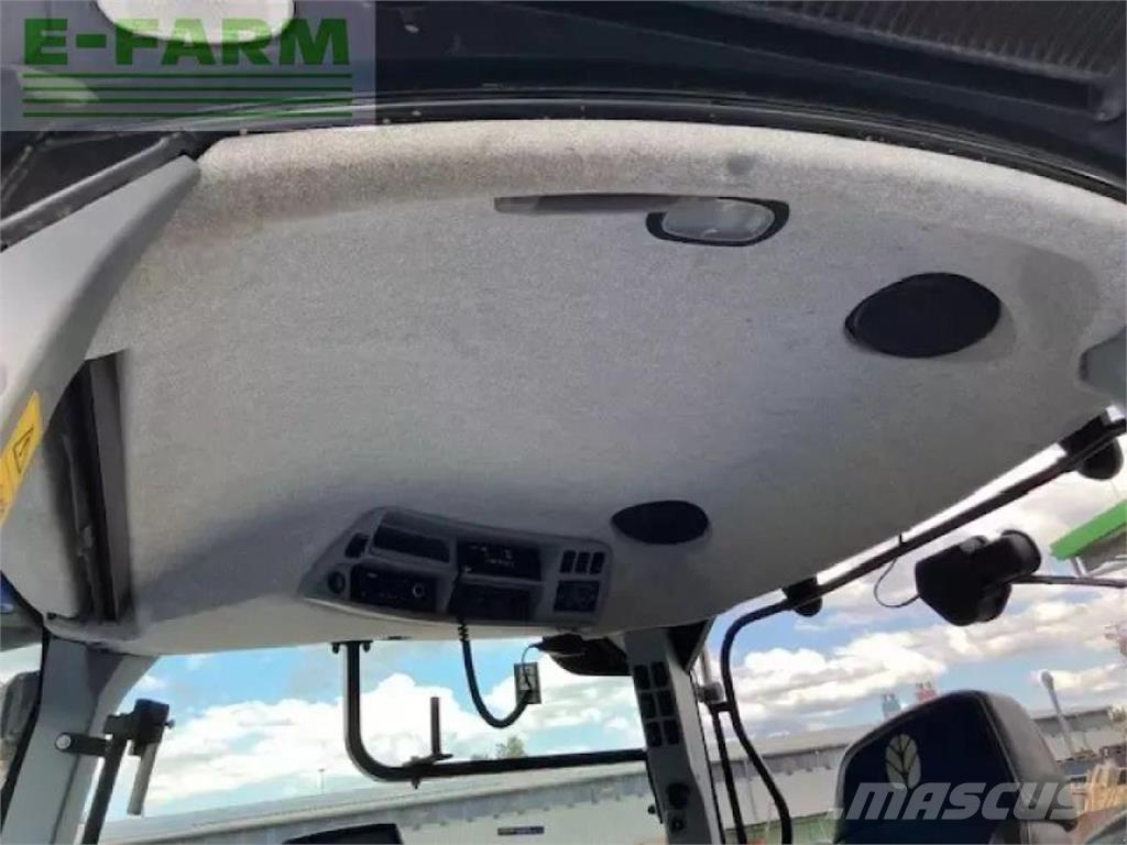 New Holland t7.275 الجرارات