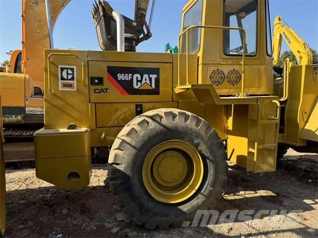 CAT 966 F لوادر بعجل