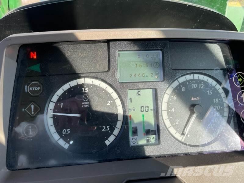John Deere 6130M الجرارات