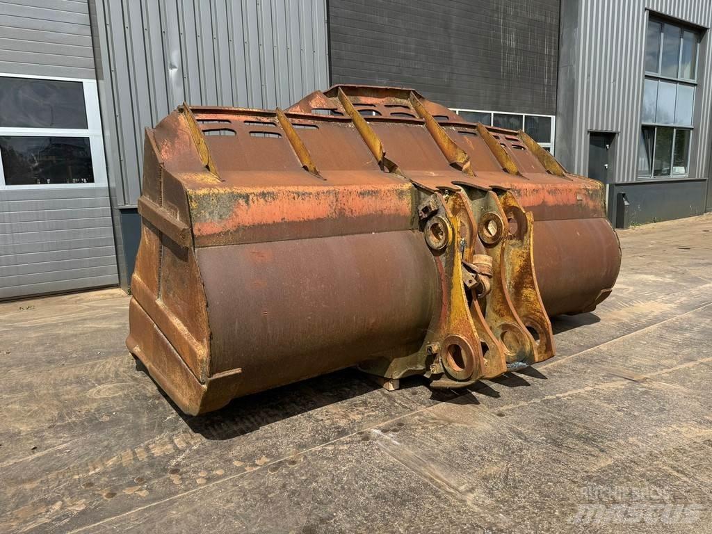 CAT Bucket 988H دلاء
