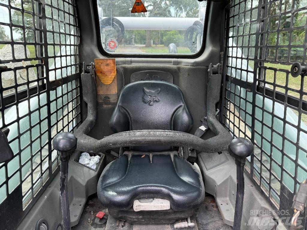 Bobcat T 770 لوادر انزلاقية التوجيه