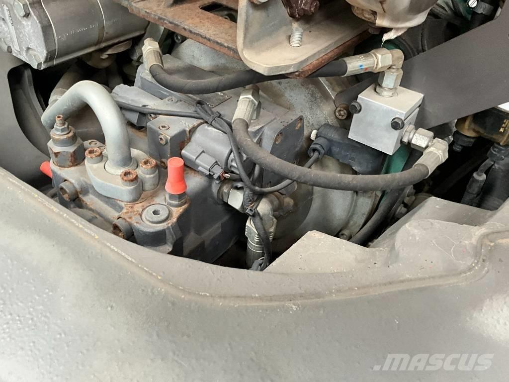 Volvo L 30 G لوادر بعجل