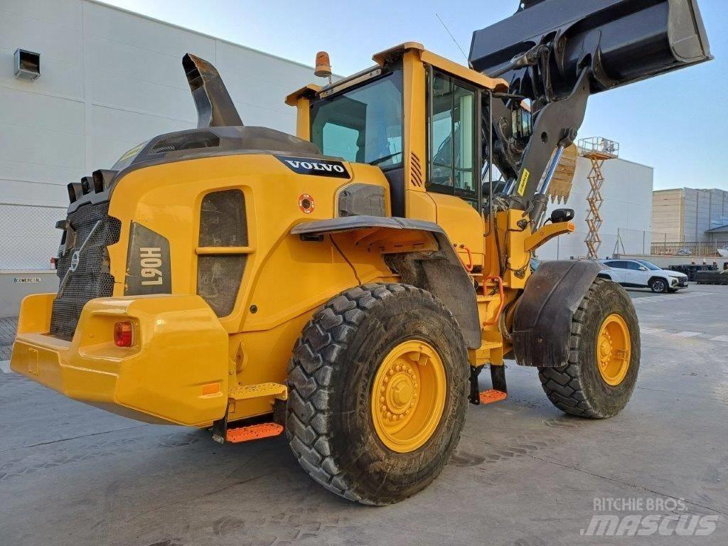 Volvo L 90 H لوادر بعجل