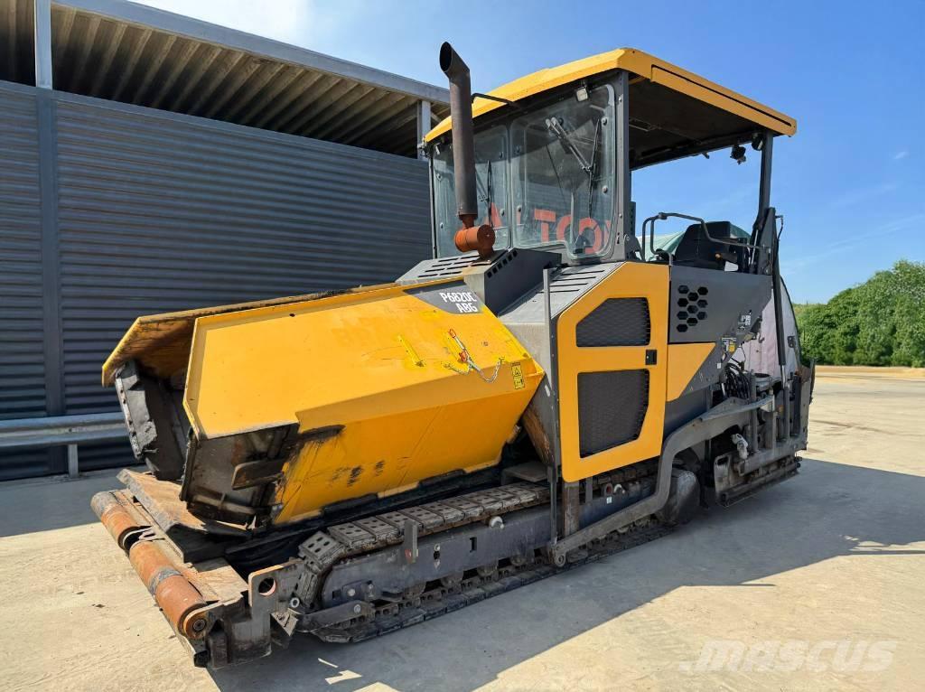 Volvo P 6820C معدات السفلتة