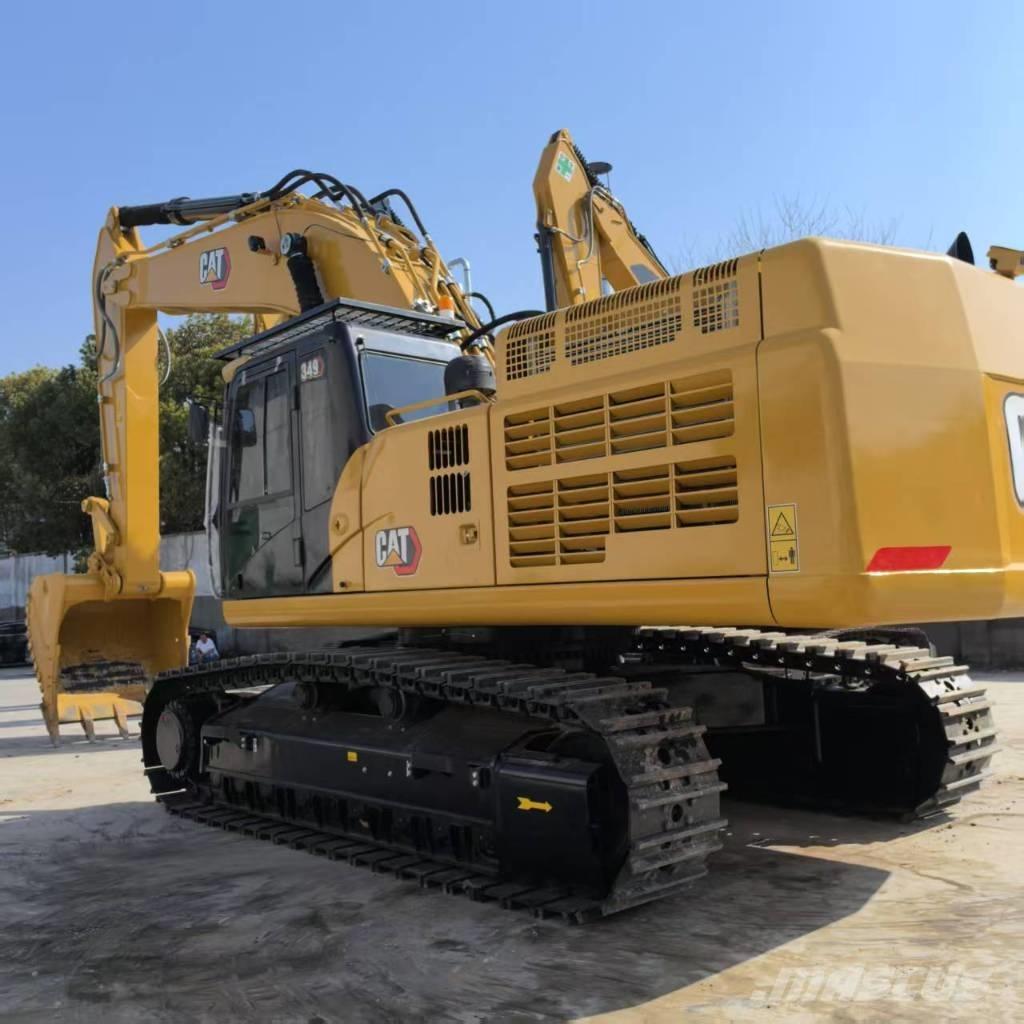 CAT 349 حفارات زحافة