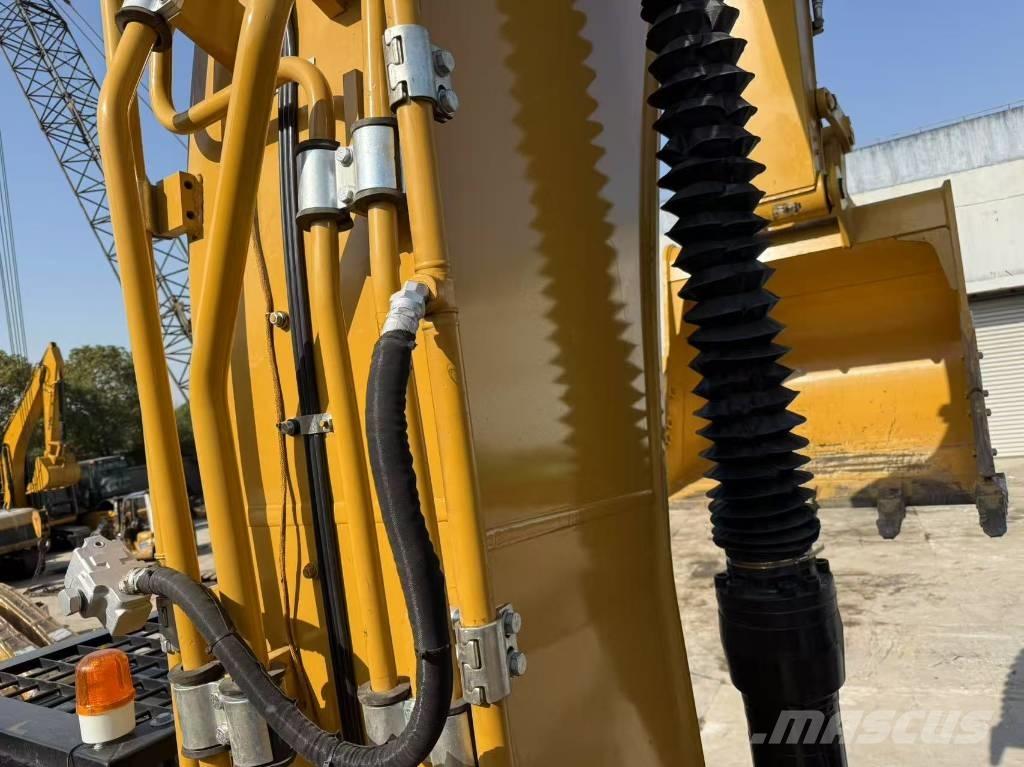 CAT 349 حفارات زحافة
