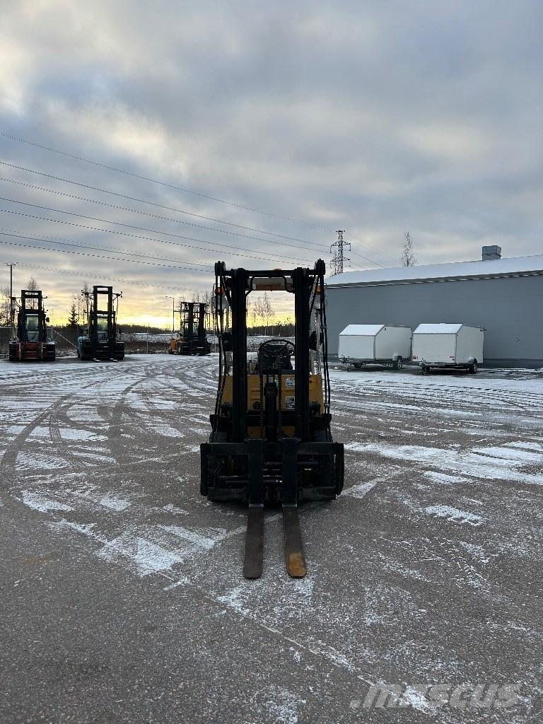 TCM FG 25 N2 شاحنات LPG