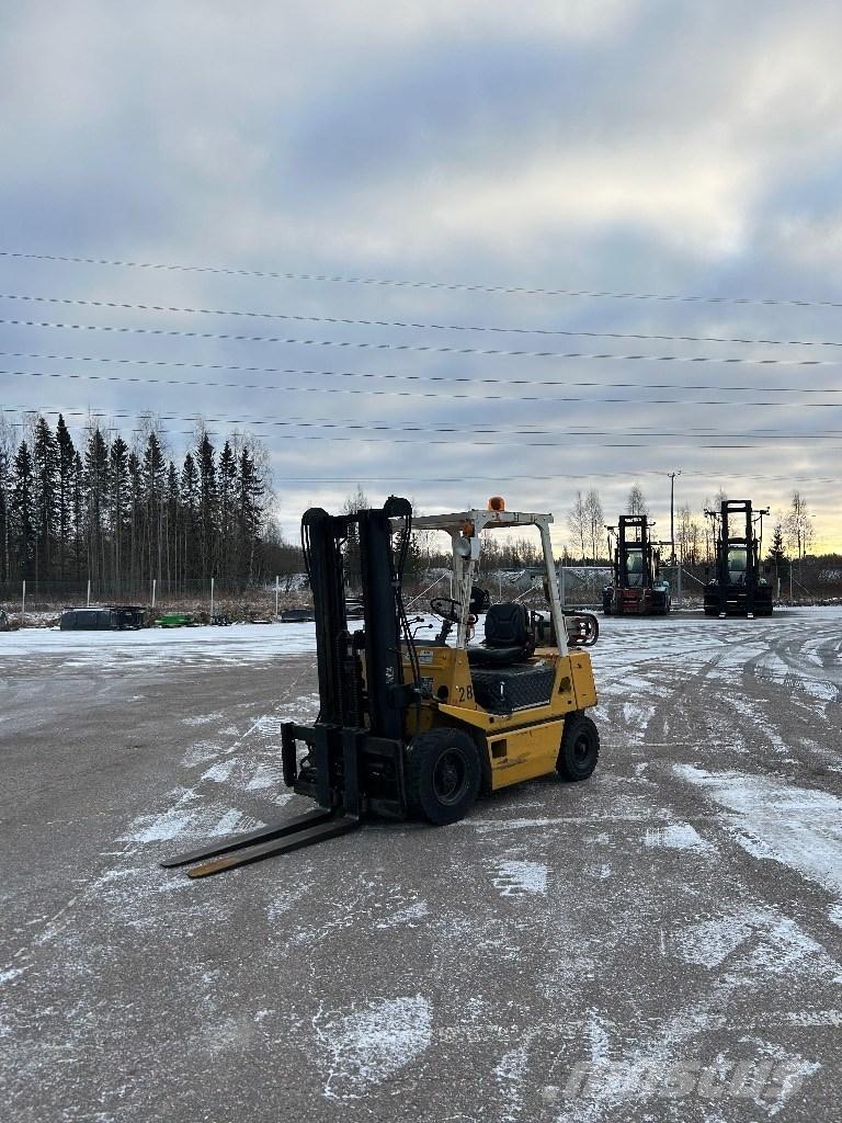 TCM FG 25 N2 شاحنات LPG