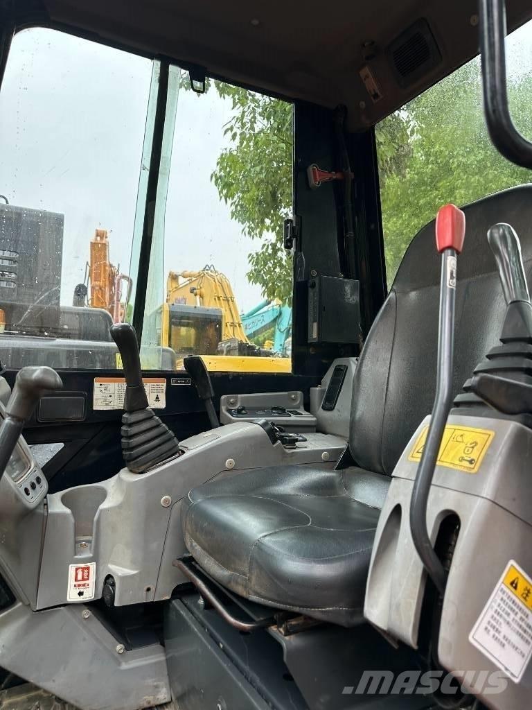 Kubota KX 155 حفارات زحافة
