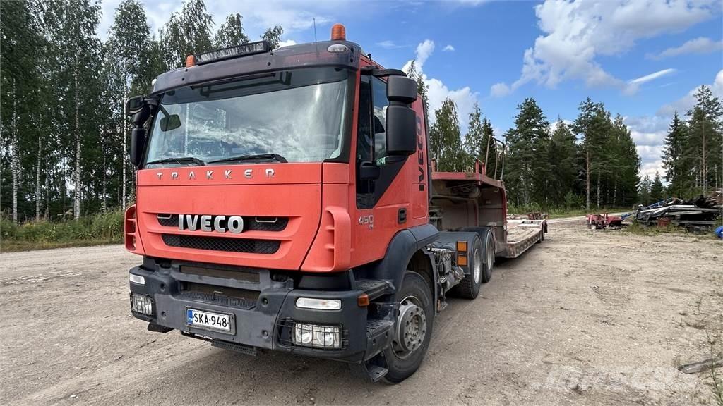 Iveco Trakker شاحنات مسطحة/مفصلية الجوانب