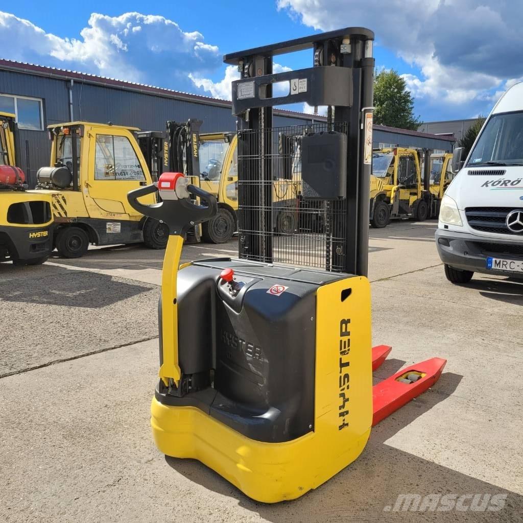 Hyster S 1.4 AC شاحنات مناولة ذات منصة نقالة يدوية