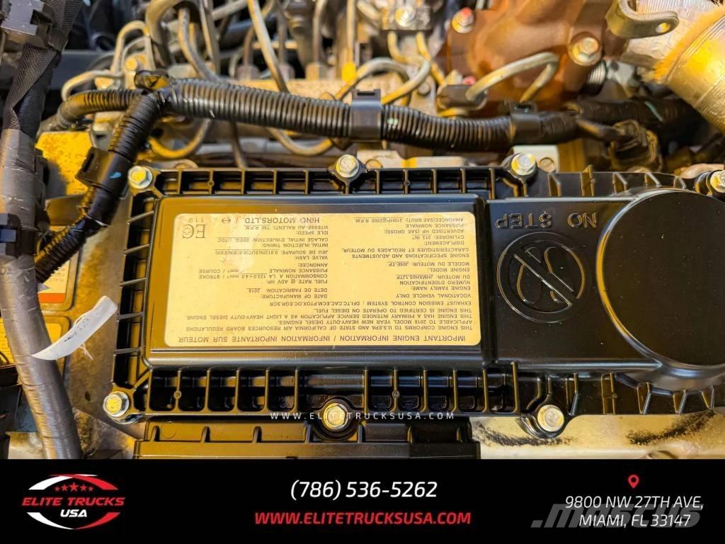 Hino 155 شاحنات ذات هيكل صندوقي