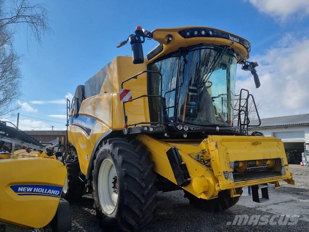New Holland CX 8.70 حصادات