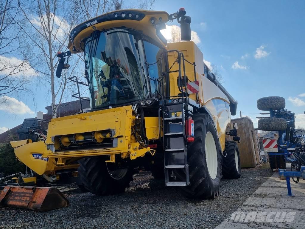 New Holland CX 8.70 حصادات