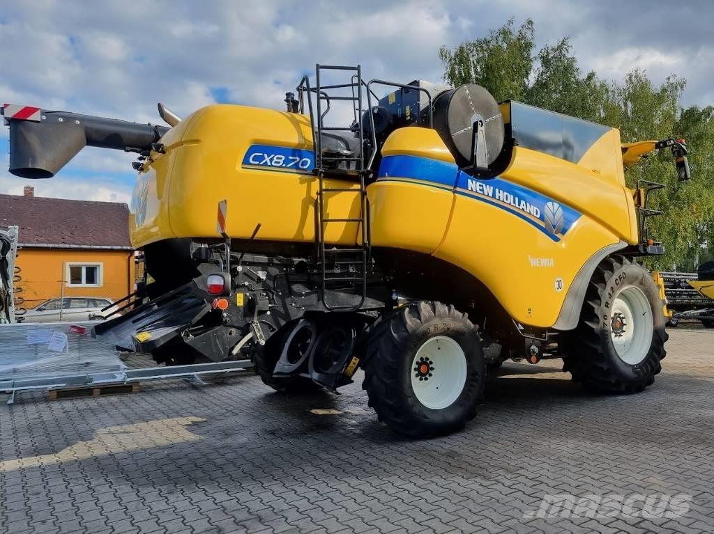 New Holland CX 8.70 حصادات