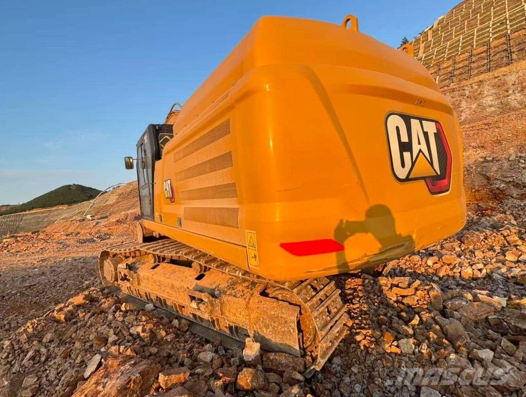 CAT 352 حفارات زحافة