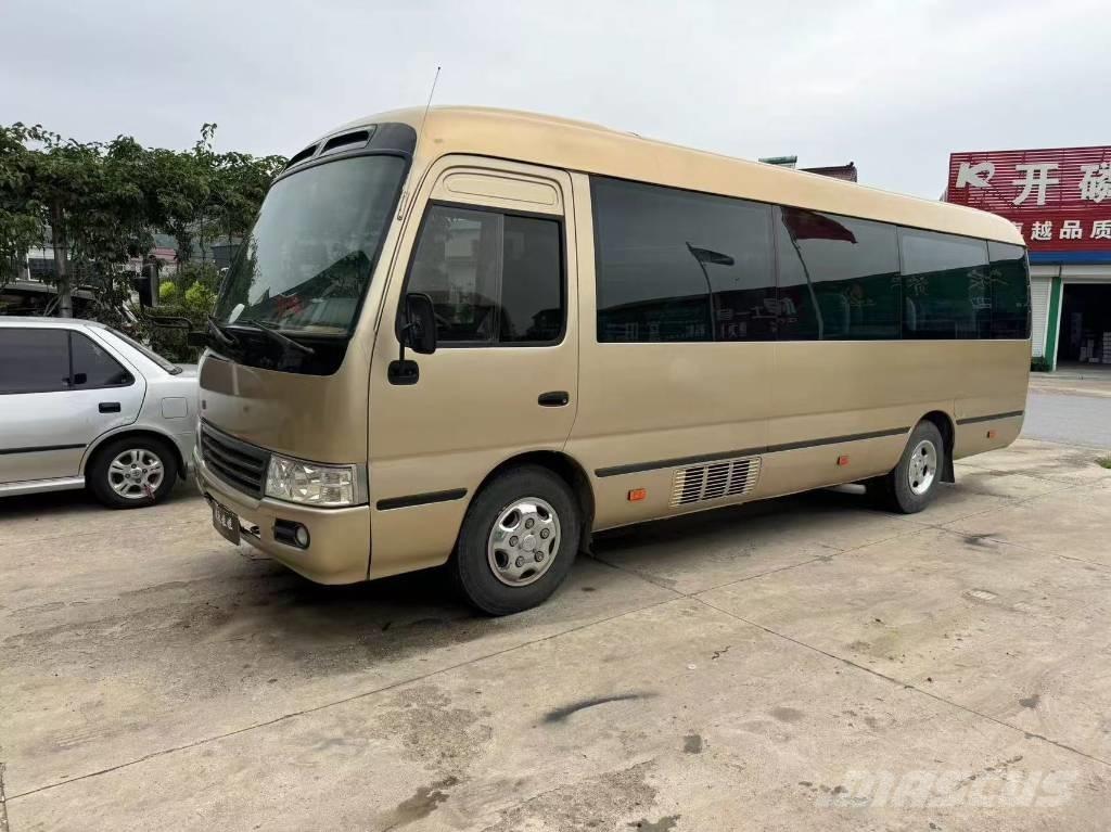 Toyota Coaster Bus حافلة صغيرة