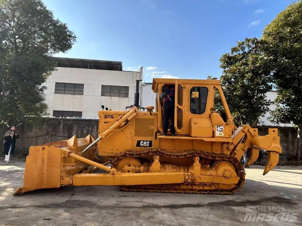 CAT D 7 G معدات تمهيد الطرق