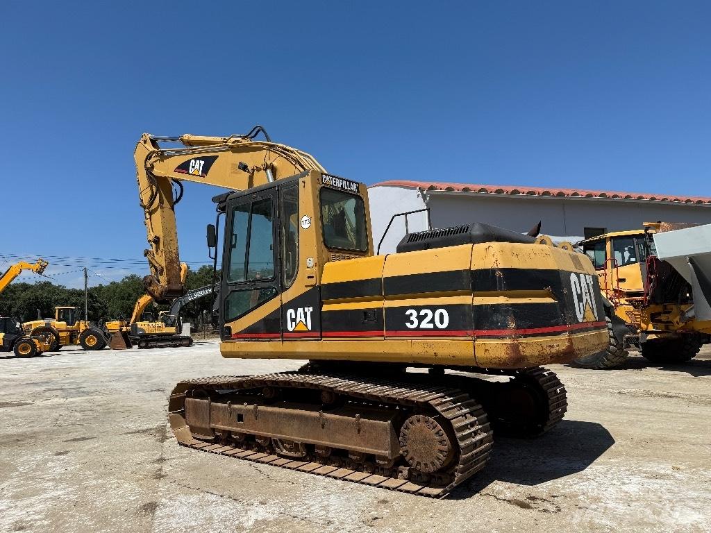 CAT 320 LN حفارات زحافة