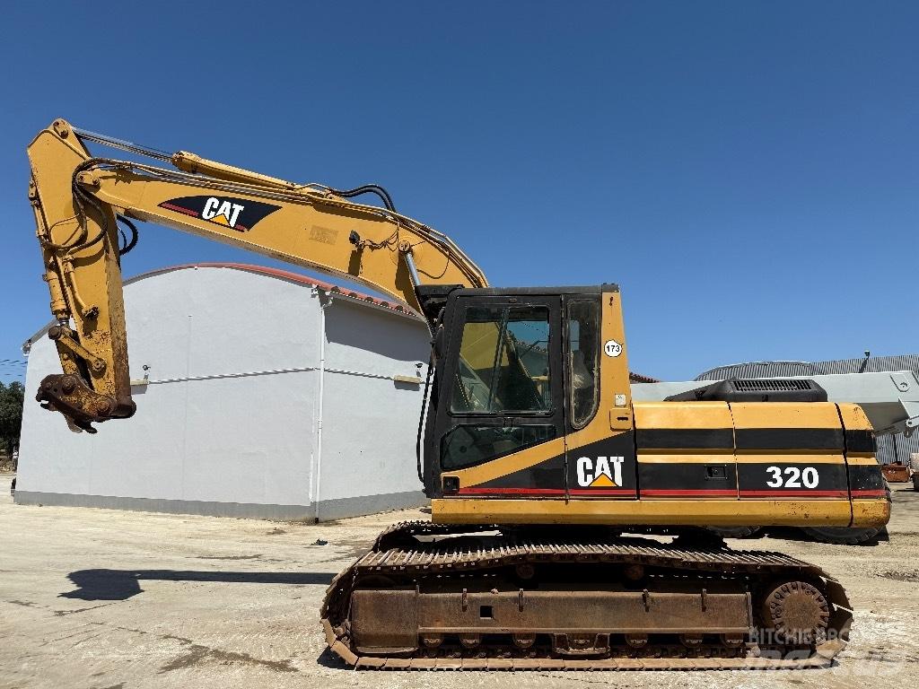 CAT 320 LN حفارات زحافة