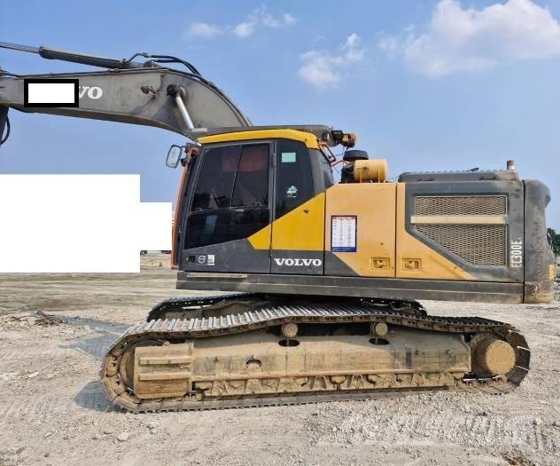 Volvo EC 300 EL حفارات زحافة