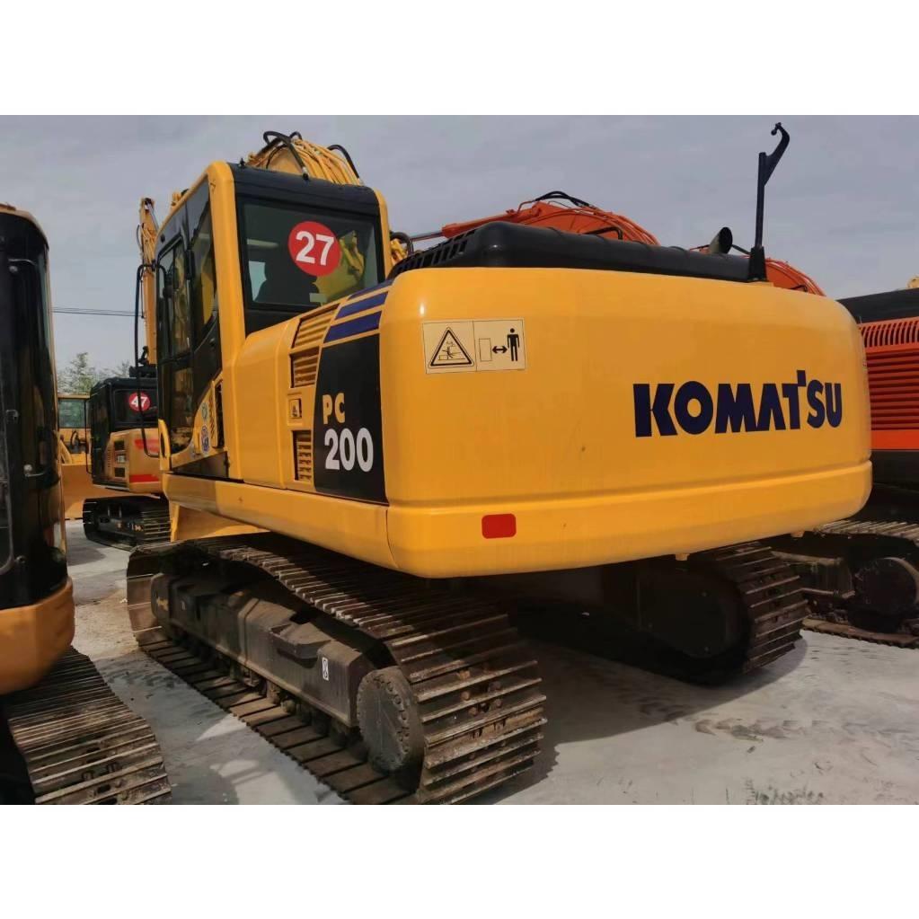 Komatsu PC 200-8 حفارات زحافة