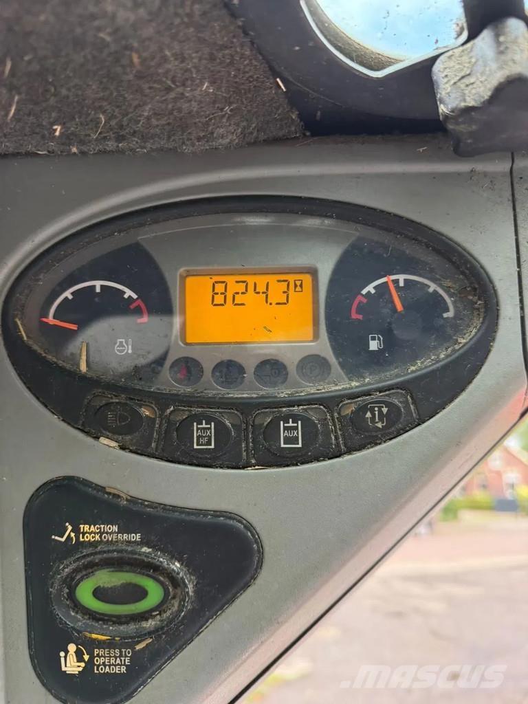 Bobcat S130 لوادر انزلاقية التوجيه