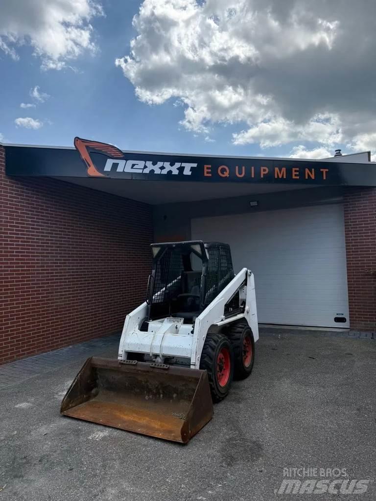Bobcat S130 لوادر انزلاقية التوجيه