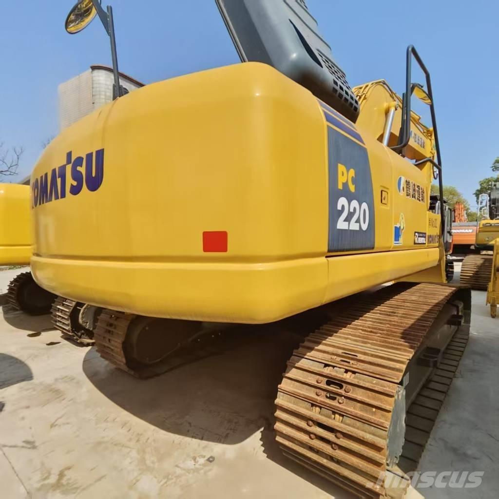 Komatsu PC 220-8 حفارات زحافة