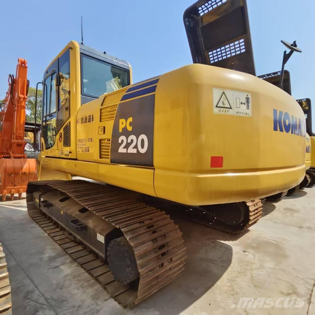 Komatsu PC 220-8 حفارات زحافة