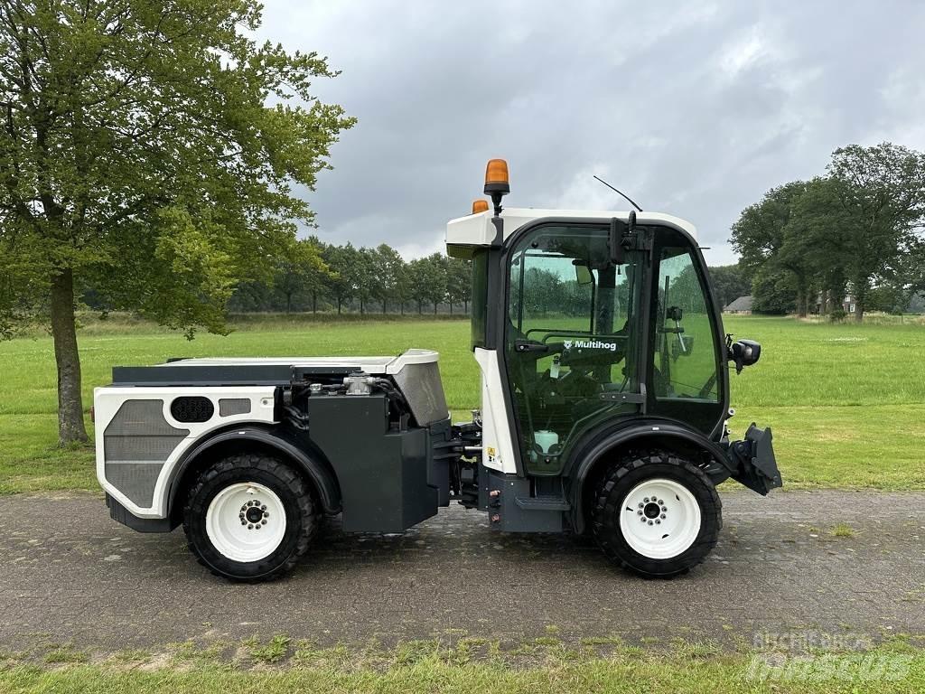 Multihog MX-75 الجرارات