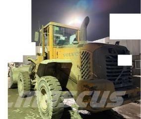 Volvo L 90 E لوادر بعجل