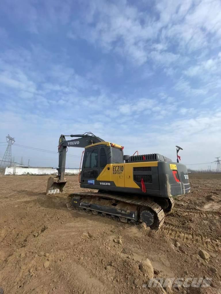 Volvo EC210D حفارات زحافة