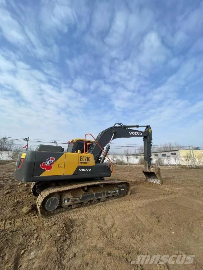 Volvo EC210D حفارات زحافة