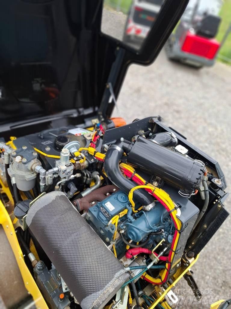 Bomag BW 120 AD-5 مداحل ثنائية الاسطوانة