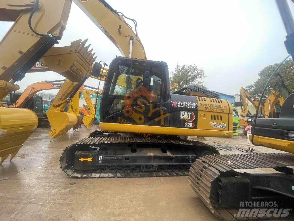 CAT 320 D2 حفارات زحافة